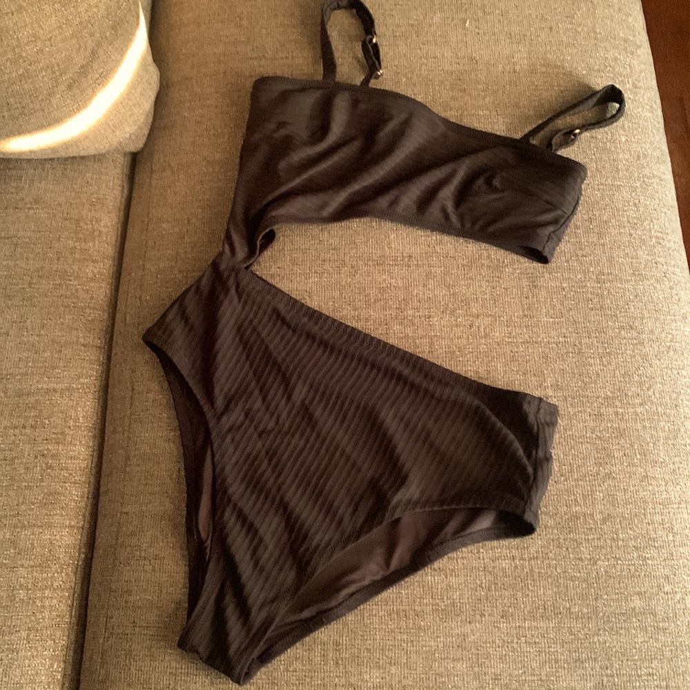 Bathing suit